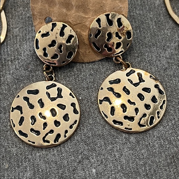 🌻3/$15 Goldtone Chainlink Necklace & Earring Set - Picture 4 of 6